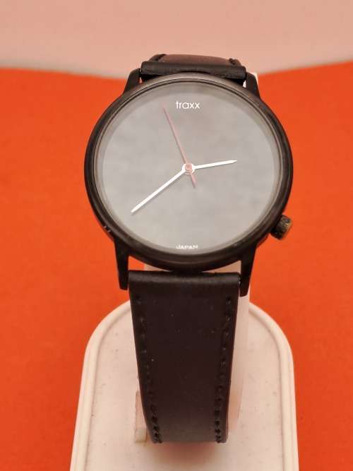 Pre-Owned Traxx Fashion Quartz watch made in Japan -as New -Working