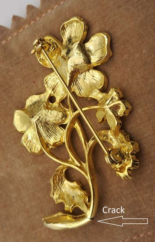 Vintage Brooch 60x40mm with crack