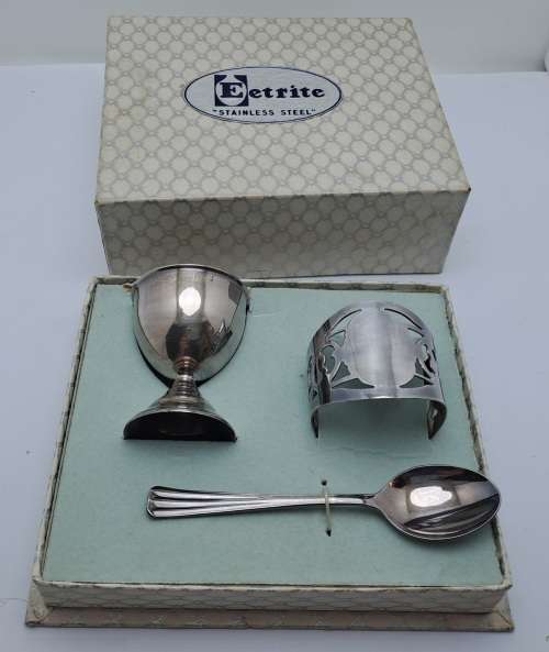 Vintage EETRITE -  E.P.N.S Seranco Plate Baby Christening Set - -Boxed