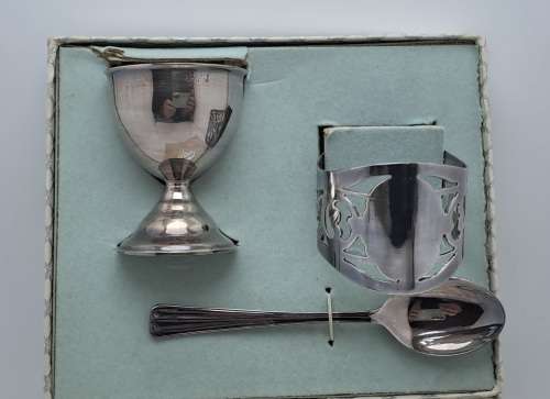 Vintage EETRITE -  E.P.N.S Seranco Plate Baby Christening Set - -Boxed