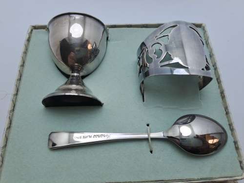 Vintage EETRITE -  E.P.N.S Seranco Plate Baby Christening Set - -Boxed