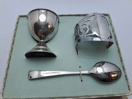 Vintage EETRITE -  E.P.N.S Seranco Plate Baby Christening Set - -Boxed