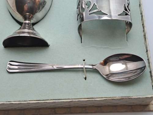 Vintage EETRITE -  E.P.N.S Seranco Plate Baby Christening Set - -Boxed