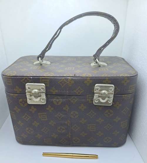 Vintage Leather Vanity Case -No Key
