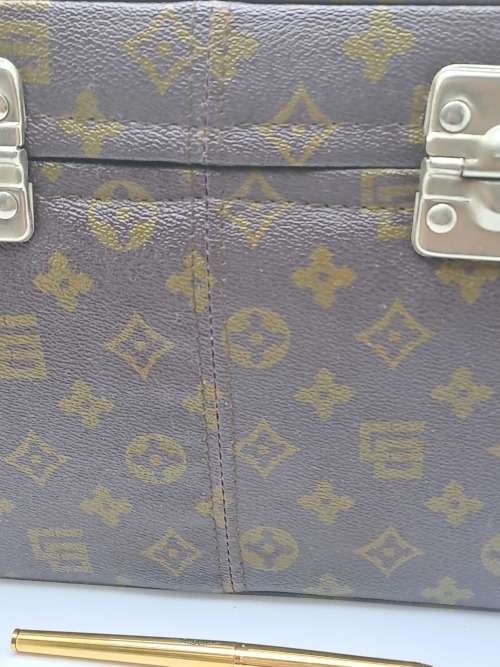 Vintage Leather Vanity Case -No Key