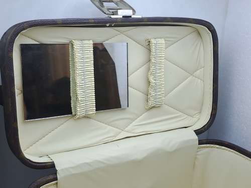 Vintage Leather Vanity Case -No Key