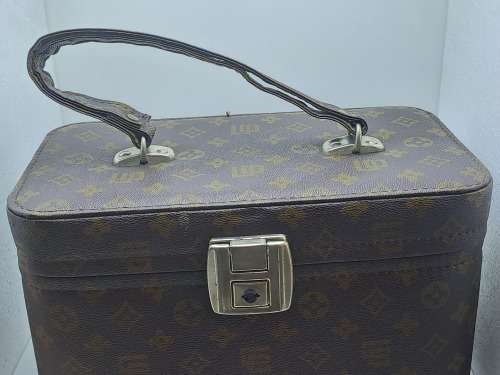 Vintage Leather Vanity Case -No Key