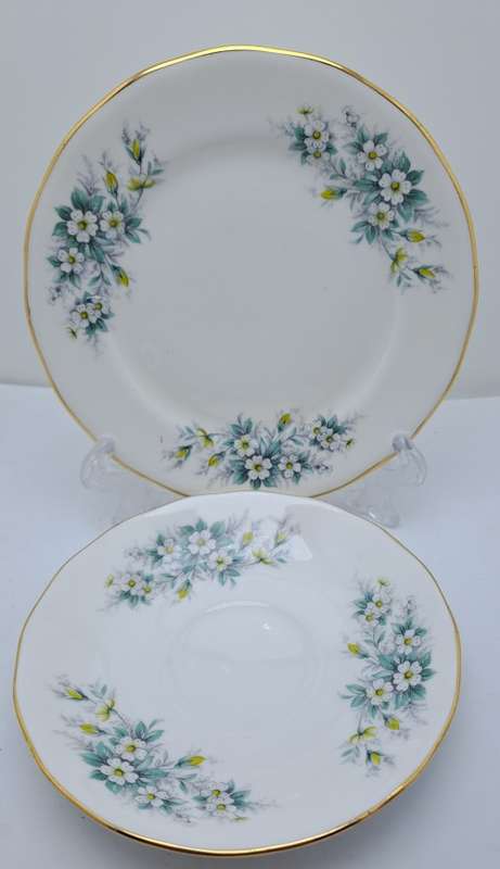 FOR BUYER vlinderskat ONLY!!!!! Queen Anne Bone China Side Plate and 4 Saucers Pattern 8654