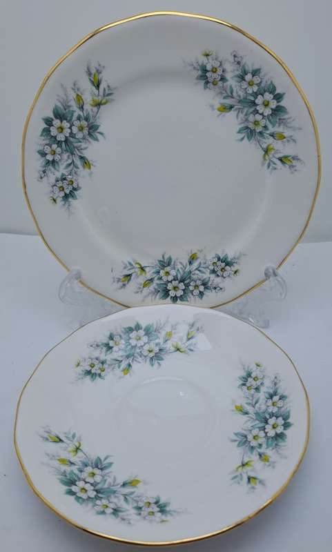 FOR BUYER vlinderskat ONLY!!!!! Queen Anne Bone China Side Plate and 4 Saucers Pattern 8654