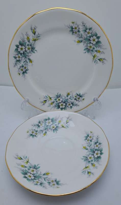 FOR BUYER vlinderskat ONLY!!!!! Queen Anne Bone China Side Plate and 4 Saucers Pattern 8654