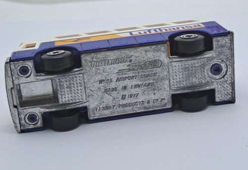 1977-Vintage Matchbox Lesney No.65  Airport Coach Die Cast