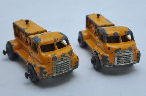 2  Vintage Matchbox Lesney no 28 Bedford Compressor trucks