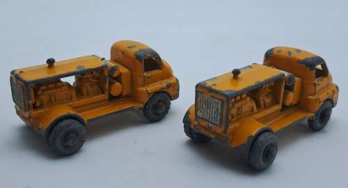 2  Vintage Matchbox Lesney no 28 Bedford Compressor trucks