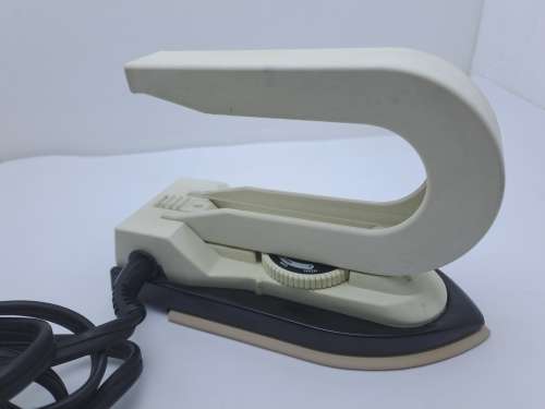 Vintage Portable Goodway Tourist Mini IRON Made in Hong Kong Model TR-8- in bag