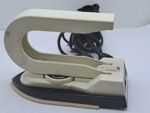 Vintage Portable Goodway Tourist Mini IRON Made in Hong Kong Model TR-8- in bag