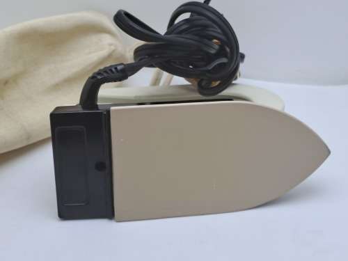 Vintage Portable Goodway Tourist Mini IRON Made in Hong Kong Model TR-8- in bag