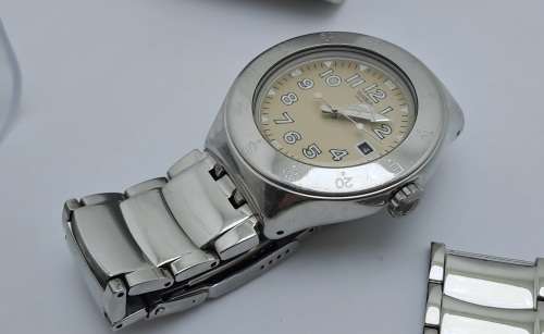Pre-owned Swatch Irony AG2001 Men`s  Quartz watch Swiss made -Great Condition with box and Papers.
