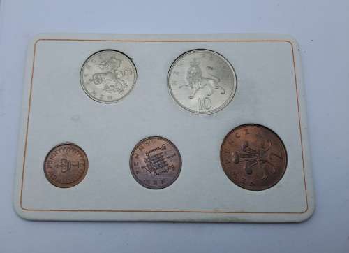 1971 Britain`s First Decimal Coin set in Blue Wallet
