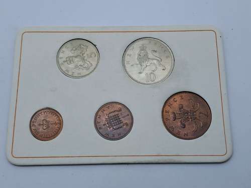 1971 Britain`s First Decimal Coin set in Blue Wallet