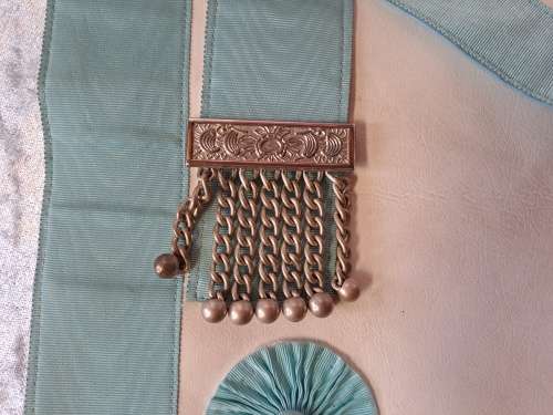 Vintage Masonic - Leather Apron .. -Needs cleaning 39cm x34cm (Free Mason)