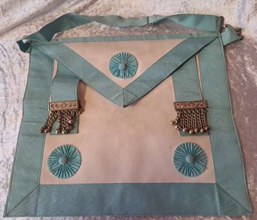 Vintage Masonic - Leather Apron .. -Needs cleaning 39cm x34cm (Free Mason)