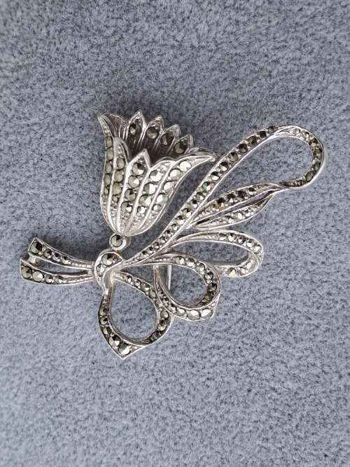 Large Vintage White Metal Marcasite Brooch  58mm x 40mm