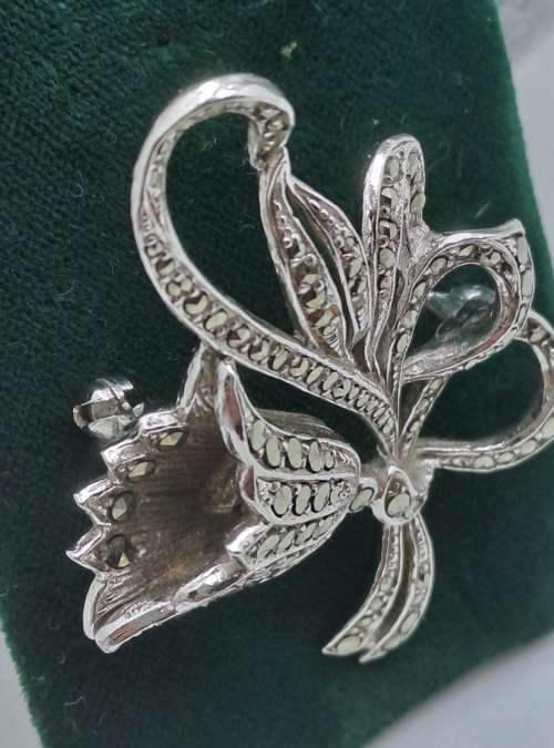 Large Vintage White Metal Marcasite Brooch  58mm x 40mm