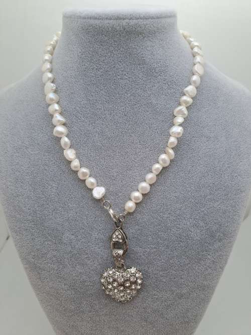 Vintage Pearl Necklace 42cm  with Heart Pendant 42x30mm