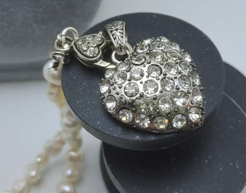 Vintage Pearl Necklace 42cm  with Heart Pendant 42x30mm