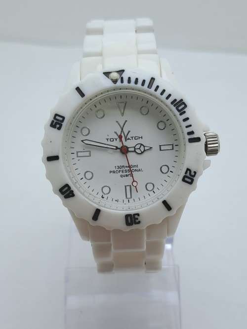 Pre-owned Vintage Fashion Quartz Watch by Toy-Watch Company (Plastic Case-and Strap) WORKING
