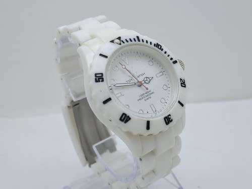 Pre-owned Vintage Fashion Quartz Watch by Toy-Watch Company (Plastic Case-and Strap) WORKING