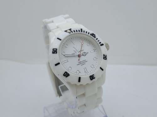 Pre-owned Vintage Fashion Quartz Watch by Toy-Watch Company (Plastic Case-and Strap) WORKING