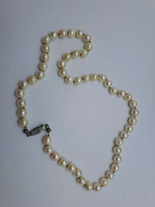 Vintage Genuine Pearl Necklace 41cm with Sterling silver Clasp-Pearls are 7mm in Diameter