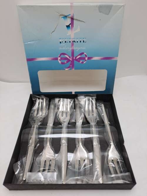 6 Eetrite Cake Forks  still in Packaging -Unused