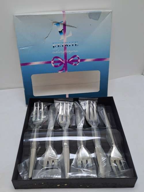 6 Eetrite Cake Forks  still in Packaging -Unused