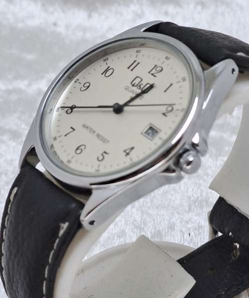 Pre-owned Q&Q Quartz Watch With Leather Strap -Japan Movement-Working