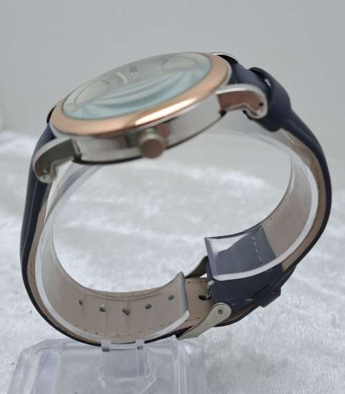 Large Face Unused mens Fashion Quartz Watch -No Name - Working
