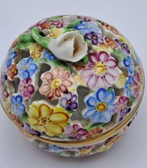 Vintage Herend Hvngary Hand Painted reticulated Floral Porcelain Trinket box/Possibly for potpourri.