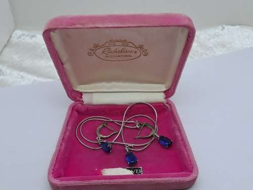 Vintage SILVER Necklace and Earring set in Box
