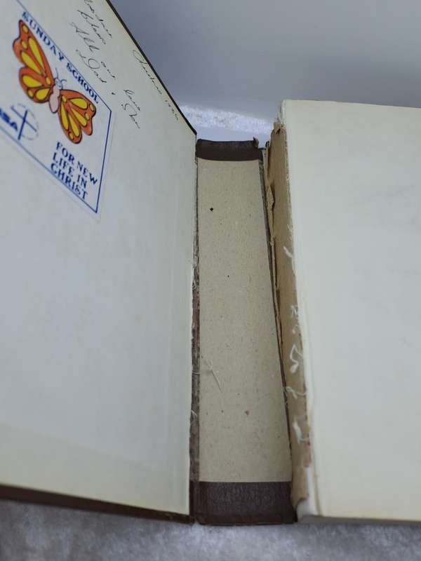 Vintage Bible 1986:The Good News Bible ISBN 0 7983 0253 XISBN 0 7983 0253 X (Binding is loose)