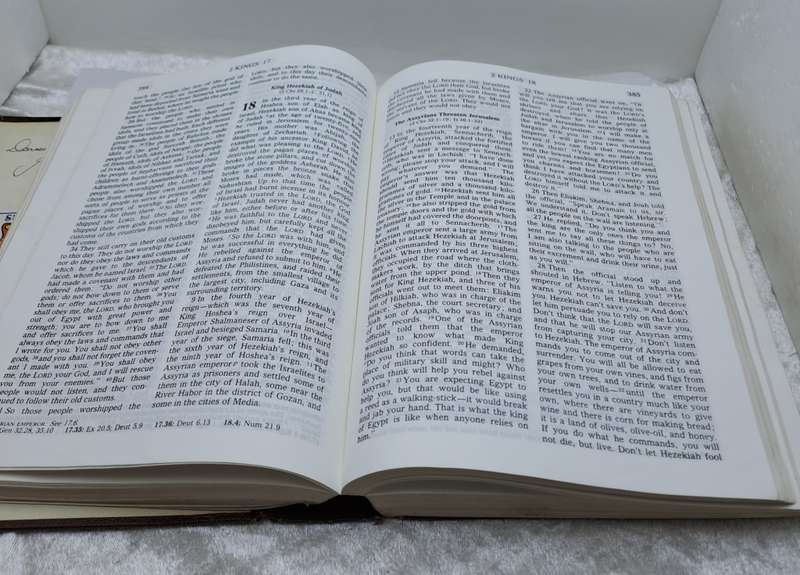 Vintage Bible 1986:The Good News Bible ISBN 0 7983 0253 XISBN 0 7983 0253 X (Binding is loose)