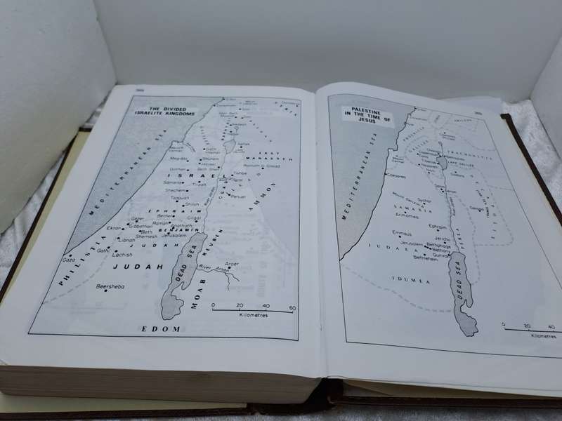 Vintage Bible 1986:The Good News Bible ISBN 0 7983 0253 XISBN 0 7983 0253 X (Binding is loose)