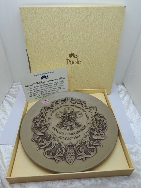 Limited Edition Stoneware Plate Royal wedding 1981 HRH Prince Charles and Lady Diana-By Poole