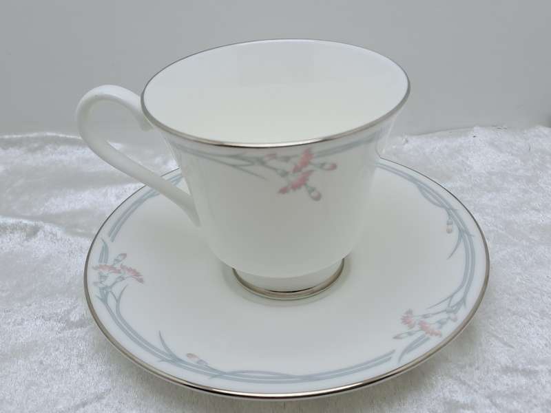 Vintage 1982 Royal Doulton `CARNATION` H5084 Fine Bone China Tea Duo - (10 Available) -England