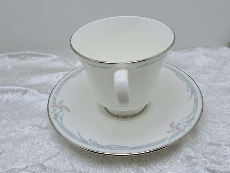 Vintage 1982 Royal Doulton `CARNATION` H5084 Fine Bone China Tea Duo - (10 Available) -England