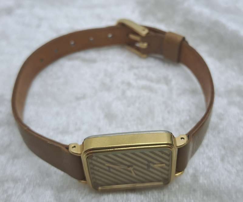 Unused Ladies Pulsar Quartz Watch still in Box -Working