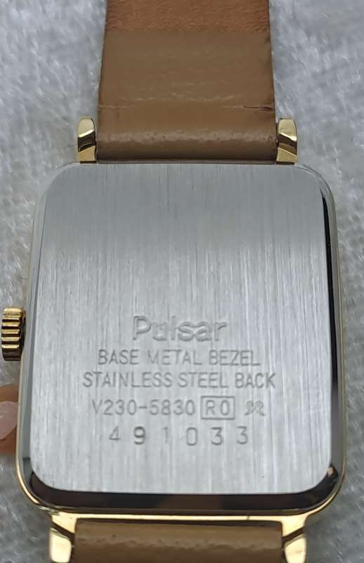 Unused Ladies Pulsar Quartz Watch still in Box -Working