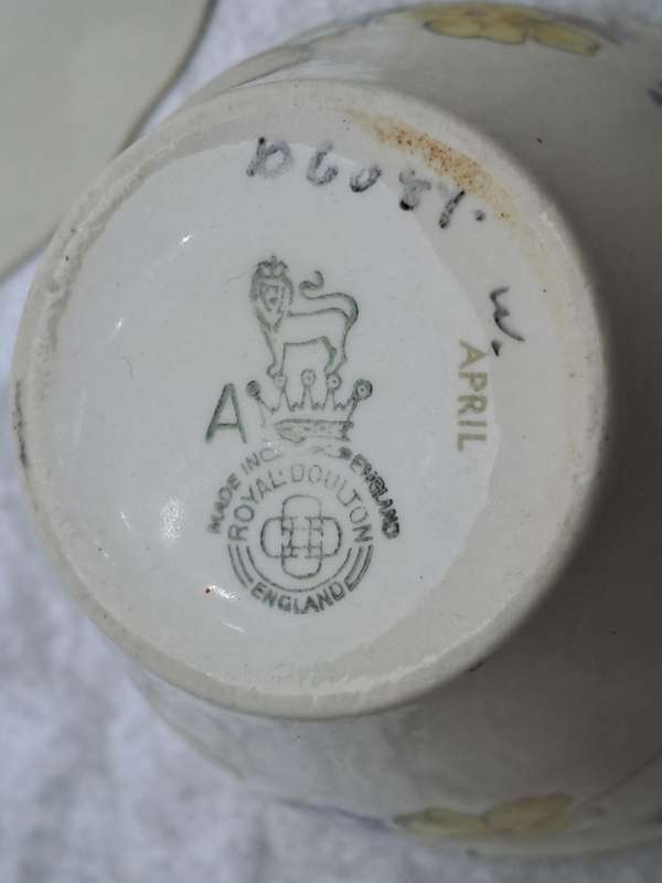Vintage 1938-1959 Royal Doulton Bone China Tea Duo Made in England