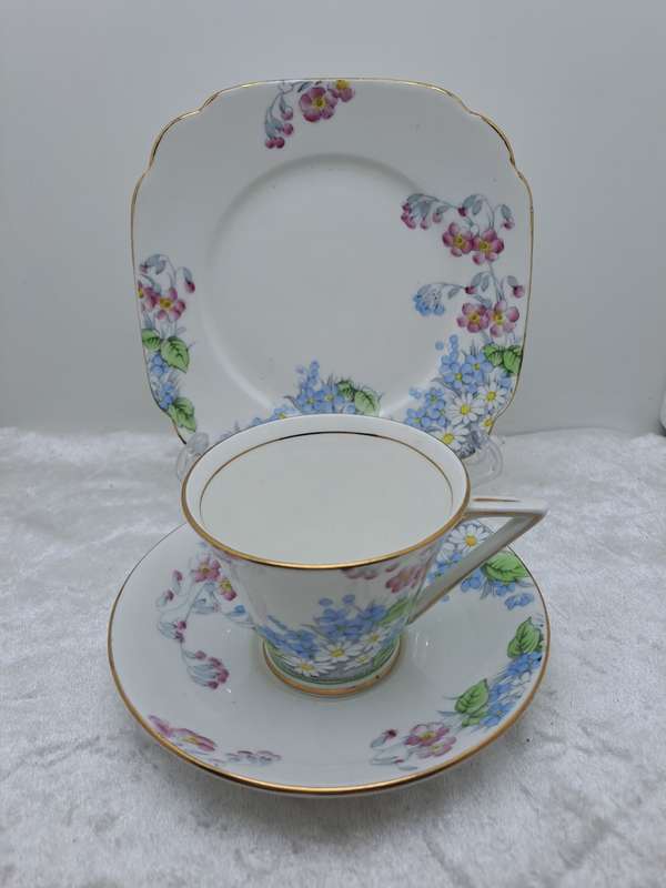 21pc Vintage Royal Standard Bone China `Wild Flower`  Art Deco Tea set (Creamer Chipped)