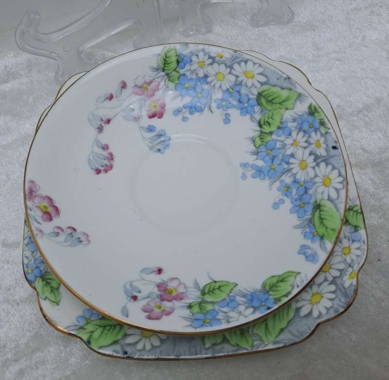 21pc Vintage Royal Standard Bone China `Wild Flower`  Art Deco Tea set (Creamer Chipped)